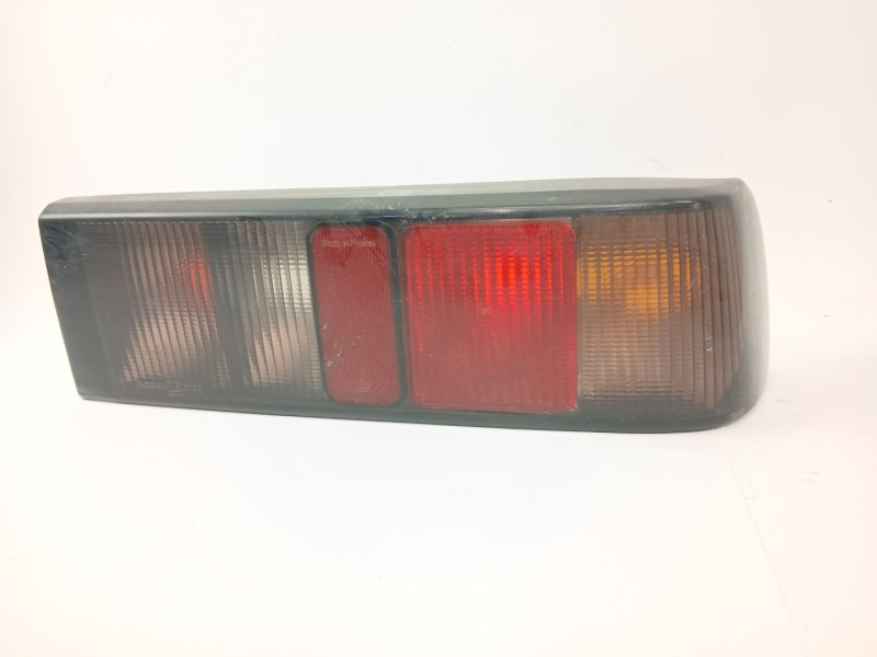 Recambio de piloto trasero derecho para ford sierra ii (gbg, gb4) 2.0 i referencia OEM IAM 90BG13A602  