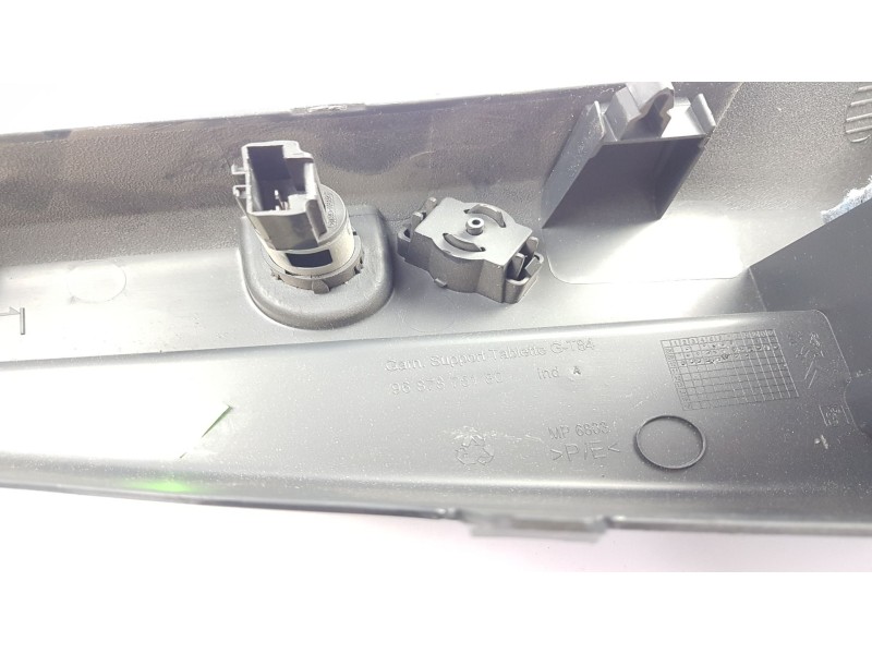 Recambio de moldura para peugeot 3008 1.6 hdi fap referencia OEM IAM 9687875180 8337 EJ 