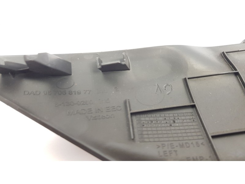Recambio de moldura para peugeot 3008 1.6 hdi fap referencia OEM IAM 9670581977 9685089377 