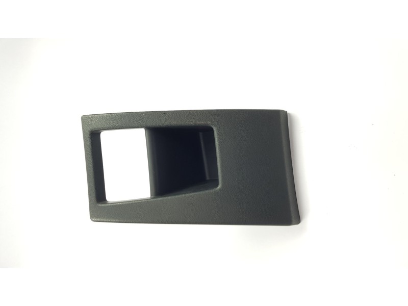 Recambio de moldura para peugeot 3008 1.6 hdi fap referencia OEM IAM 9682812477  