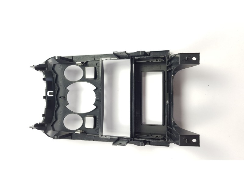 Recambio de moldura para peugeot 3008 1.6 hdi fap referencia OEM IAM 9685099877 9685093177 