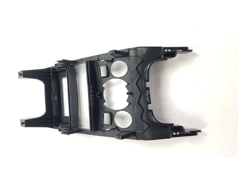 Recambio de moldura para peugeot 3008 1.6 hdi fap referencia OEM IAM 9685099877 9685093177 