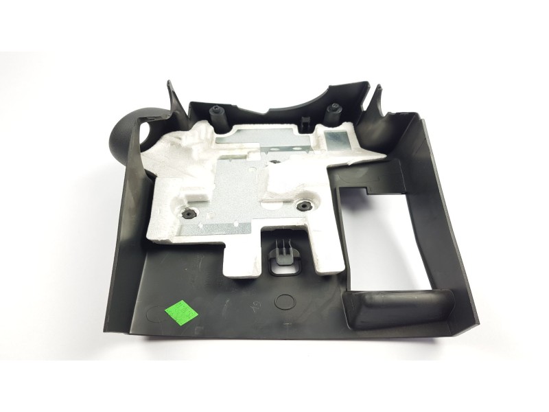 Recambio de molduras delanteras para peugeot 3008 1.6 hdi fap referencia OEM IAM 9685849177  