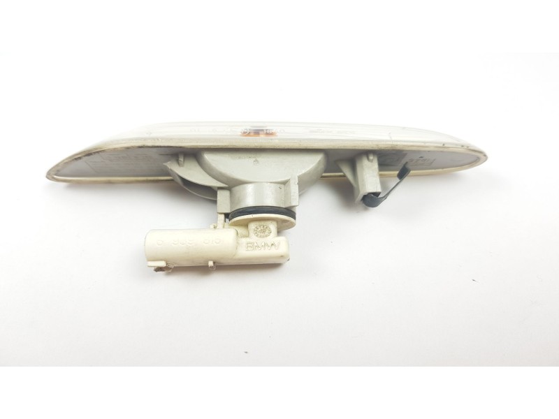 Recambio de piloto lateral izquierdo para bmw serie 1 berlina (e81/e87) 120d referencia OEM IAM 932997 6313693299709 