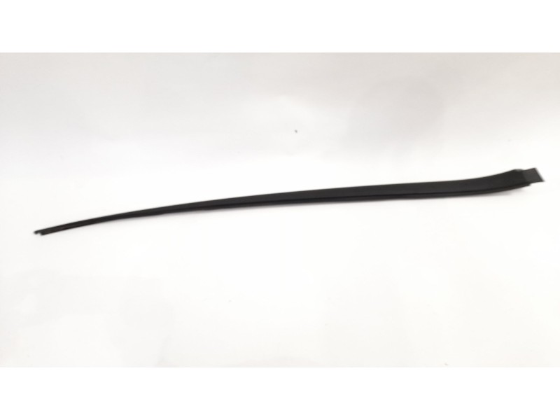 Recambio de moldura para volkswagen golf plus (521) advance referencia OEM IAM 5M0854327D  