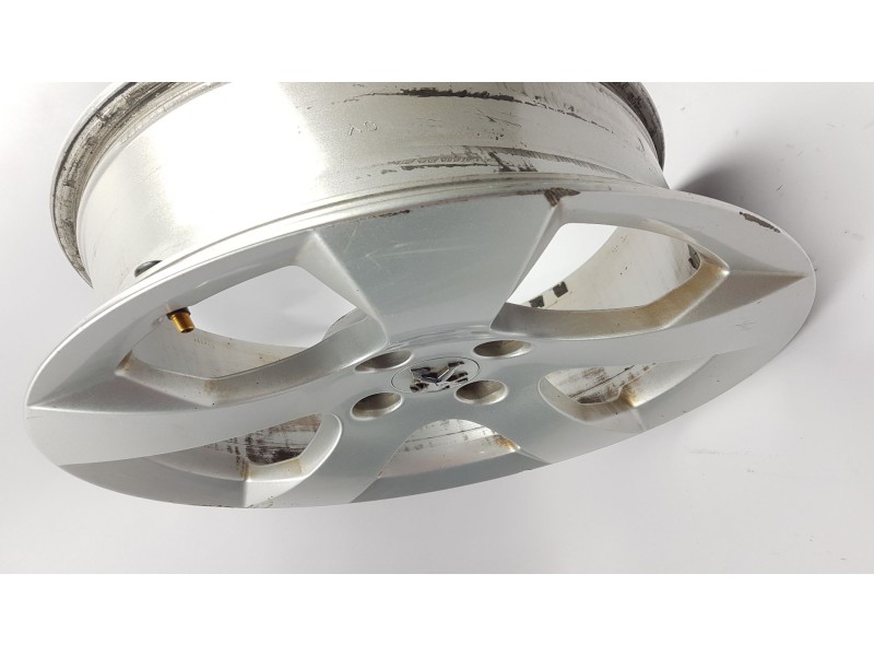 Recambio de llanta para peugeot 3008 1.6 hdi fap referencia OEM IAM 9673738877  