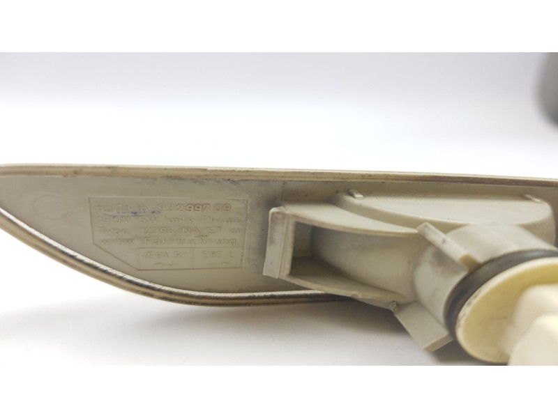 Recambio de piloto lateral derecho para bmw serie 1 berlina (e81/e87) 120d referencia OEM IAM 932998 6313693299709 