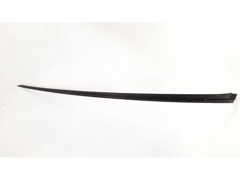 Recambio de moldura para volkswagen golf plus (521) advance referencia OEM IAM 5M0854327D  