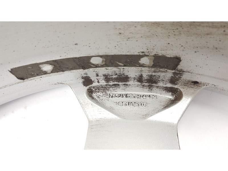 Recambio de llanta para peugeot 3008 1.6 hdi fap referencia OEM IAM 9673738877  