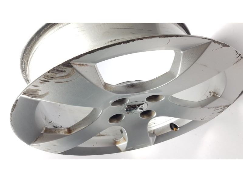 Recambio de llanta para peugeot 3008 1.6 hdi fap referencia OEM IAM 9673738877  