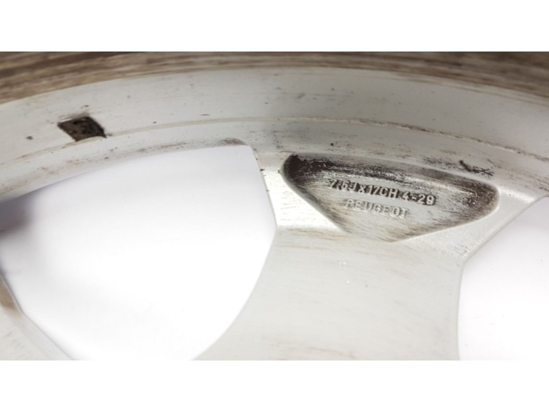 Recambio de llanta para peugeot 3008 1.6 hdi fap referencia OEM IAM 9673738877  