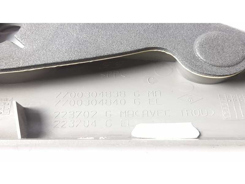 Recambio de moldura para honda cr-v (rd8) 2.2 ctdi referencia OEM IAM 7700304838 223702G 