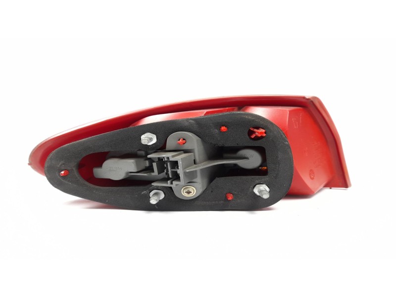 Recambio de piloto trasero derecho para alfa romeo 147 (190) 1.9 jtd referencia OEM IAM 46556347  
