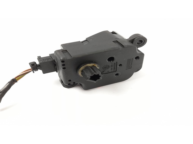 Recambio de motor apertura trampillas climatizador para ford focus lim. (cb8) trend referencia OEM IAM 3M5H19E616AB  