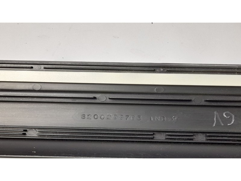 Recambio de moldura para nissan kubistar (x76) 1.5 dci referencia OEM IAM 8200299763 7700304861 