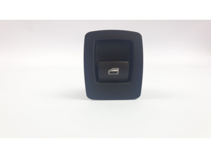 Recambio de mando elevalunas trasero izquierdo para bmw serie 1 berlina (e81/e87) 120d referencia OEM IAM 6945874  
