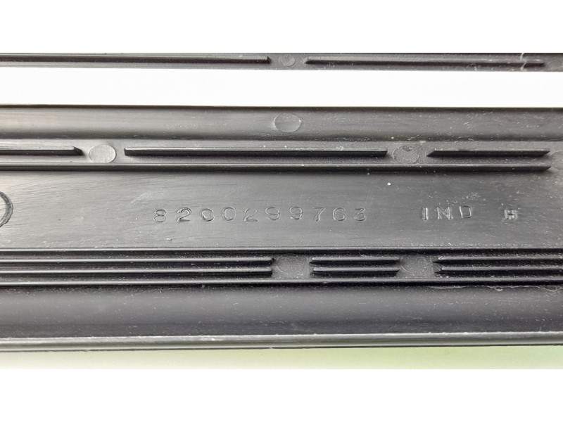 Recambio de moldura para nissan kubistar (x76) 1.5 dci referencia OEM IAM 8200299763 7700304861 