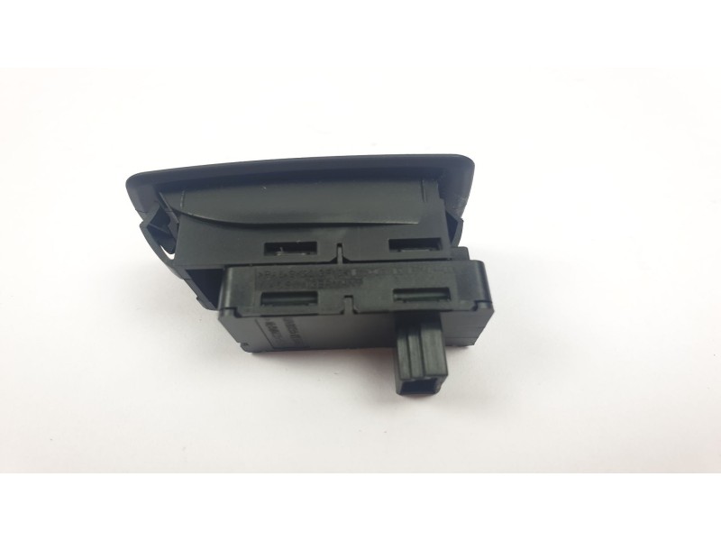 Recambio de mando elevalunas trasero izquierdo para bmw serie 1 berlina (e81/e87) 120d referencia OEM IAM 6945874  