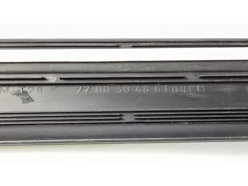 Recambio de moldura para nissan kubistar (x76) 1.5 dci referencia OEM IAM 8200299763 7700304861 