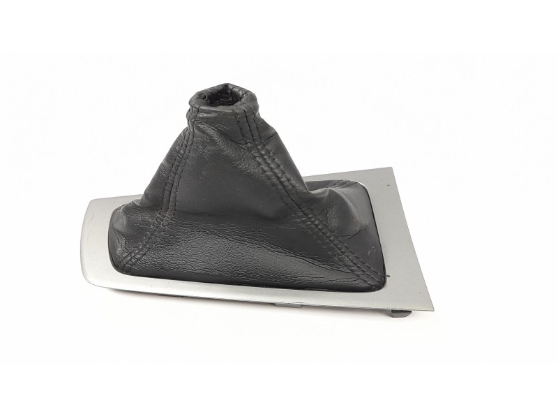 Recambio de guarnecidos palanca cambio para ford focus lim. (cb8) trend referencia OEM IAM BM51A045B79  