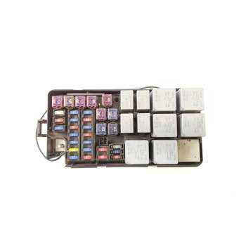 CAJA RELES / FUSIBLES 