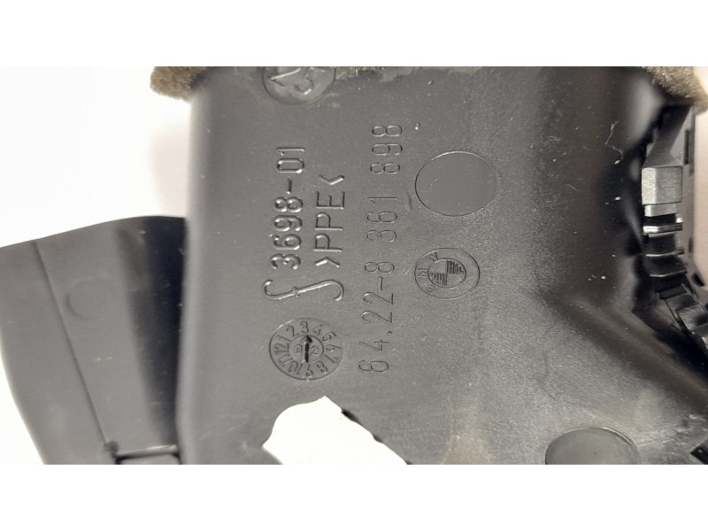 Recambio de rejilla del aire delantera derecha para bmw serie 3 touring (e46) 320d referencia OEM IAM 64228361898  