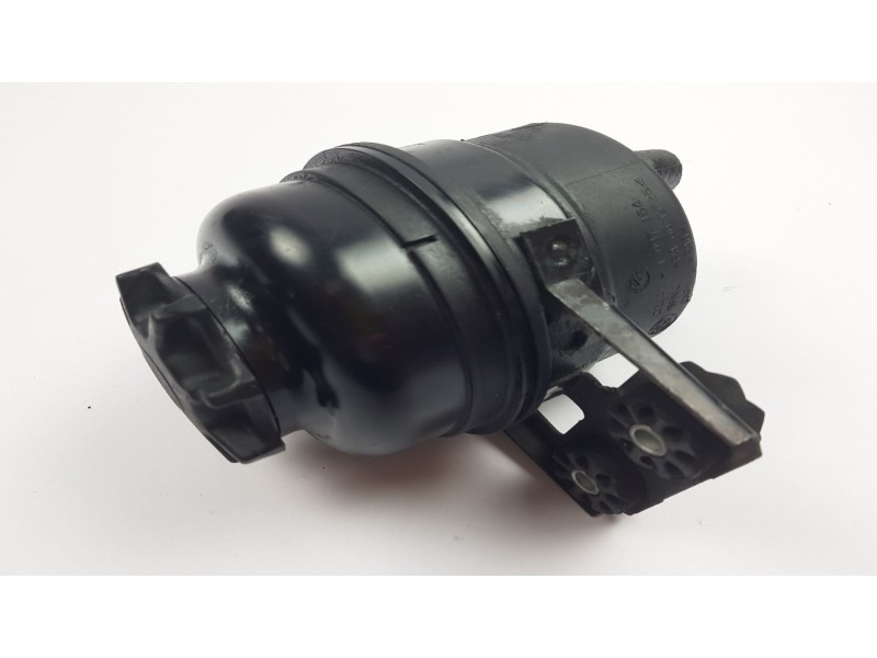 Recambio de deposito servo para bmw serie 1 berlina (e81/e87) 120d referencia OEM IAM 1097164  
