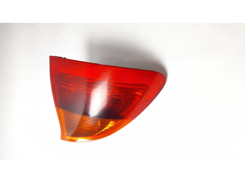 Recambio de piloto trasero izquierdo para bmw serie 3 touring (e46) 320d referencia OEM IAM 8368757  