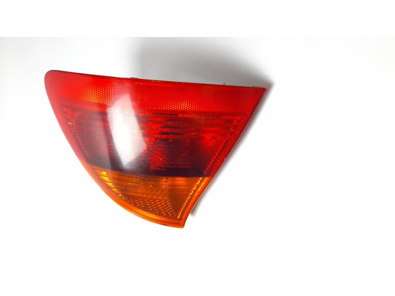 Recambio de piloto trasero derecho para bmw serie 3 touring (e46) 320d referencia OEM IAM 8368758  