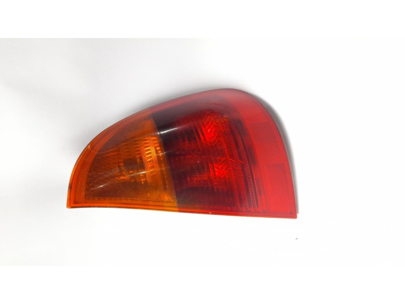 Recambio de piloto trasero derecho para bmw serie 3 touring (e46) 320d referencia OEM IAM 8368758  