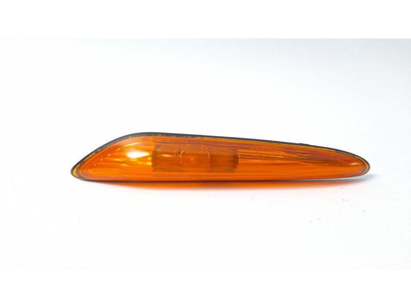Recambio de piloto lateral izquierdo para bmw serie 3 touring (e46) 320d referencia OEM IAM 6911367  