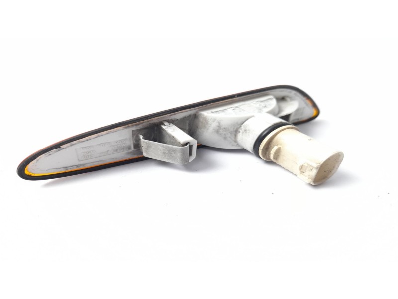 Recambio de piloto lateral izquierdo para bmw serie 3 touring (e46) 320d referencia OEM IAM 6911367  