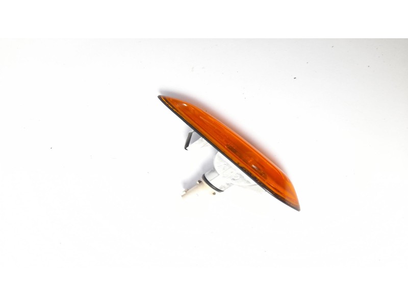 Recambio de piloto lateral izquierdo para bmw serie 3 touring (e46) 320d referencia OEM IAM 6911367  