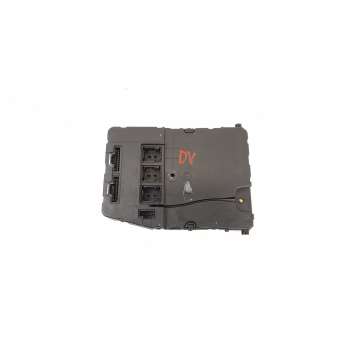 CAJA RELES / FUSIBLES 8200309693 S118400310L