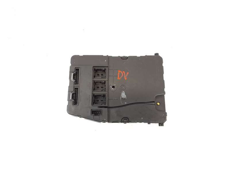 CAJA RELES / FUSIBLES 8200309693 S118400310L