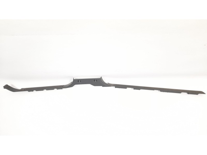 Recambio de moldura para mercedes-benz clase m (w163) 230 ml (163.136) referencia OEM IAM A1636860736  