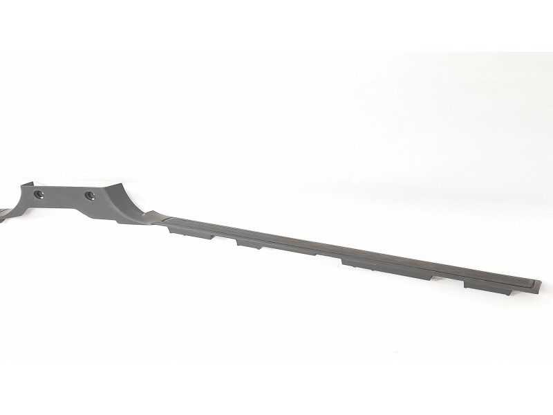 Recambio de moldura para mercedes-benz clase m (w163) 230 ml (163.136) referencia OEM IAM A1636860736  