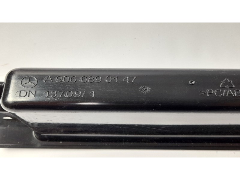 Recambio de moldura para mercedes sprinter 3,5-t furgón (906) 316 cdi referencia OEM IAM A9066890147  