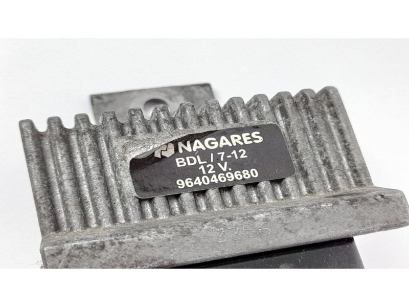 Recambio de caja precalentamiento para opel vivaro a furgón (x83) 2.5 cdti (f7) referencia OEM IAM 9640469680  