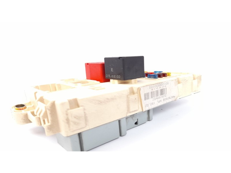 Recambio de caja reles / fusibles para fiat stilo (192) 1.6 16v dynamic referencia OEM IAM 46750594  