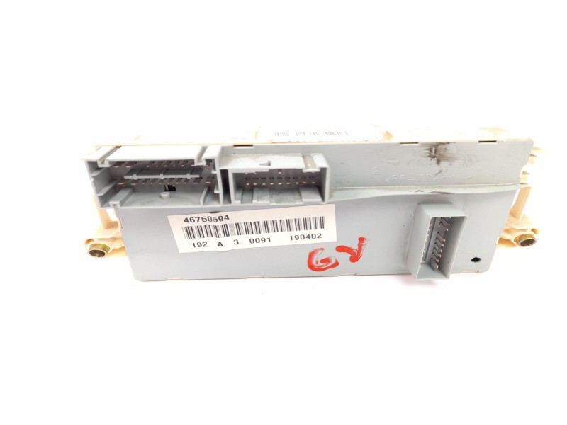 Recambio de caja reles / fusibles para fiat stilo (192) 1.6 16v dynamic referencia OEM IAM 46750594  