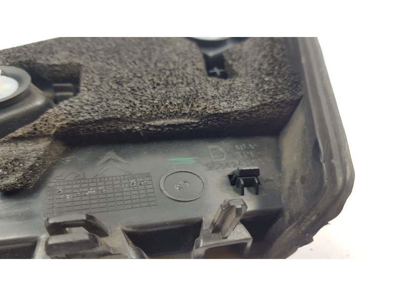 Recambio de molduras delanteras para peugeot 205 berlina 1.8 d referencia OEM IAM 968424321XY  9025 TO