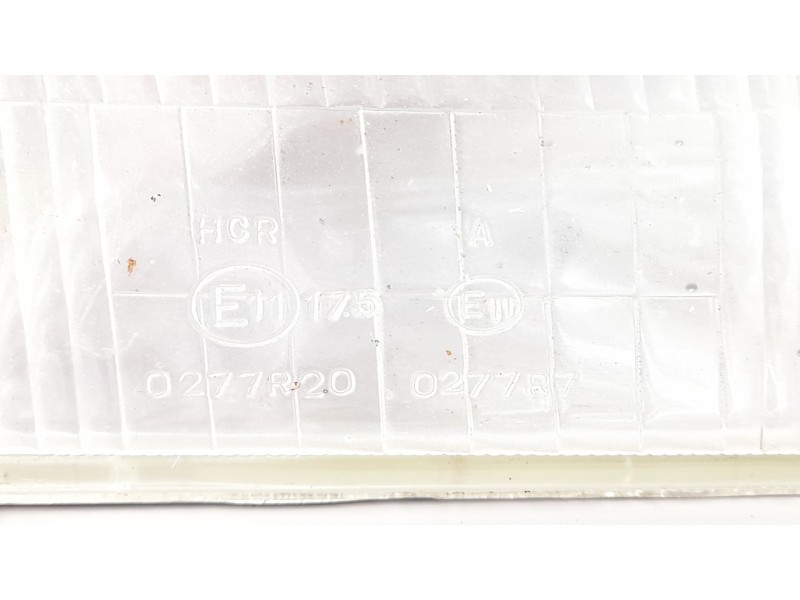 Recambio de faro derecho para peugeot 205 berlina 1.8 d referencia OEM IAM 0277R20 0277R7 