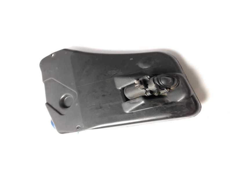 Recambio de deposito limpia para peugeot 205 berlina 1.8 d referencia OEM IAM 9255225680  