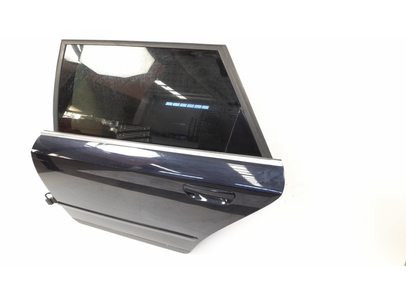 Recambio de puerta trasera izquierda para audi a4 avant (8e) 1.9 tdi referencia OEM IAM   