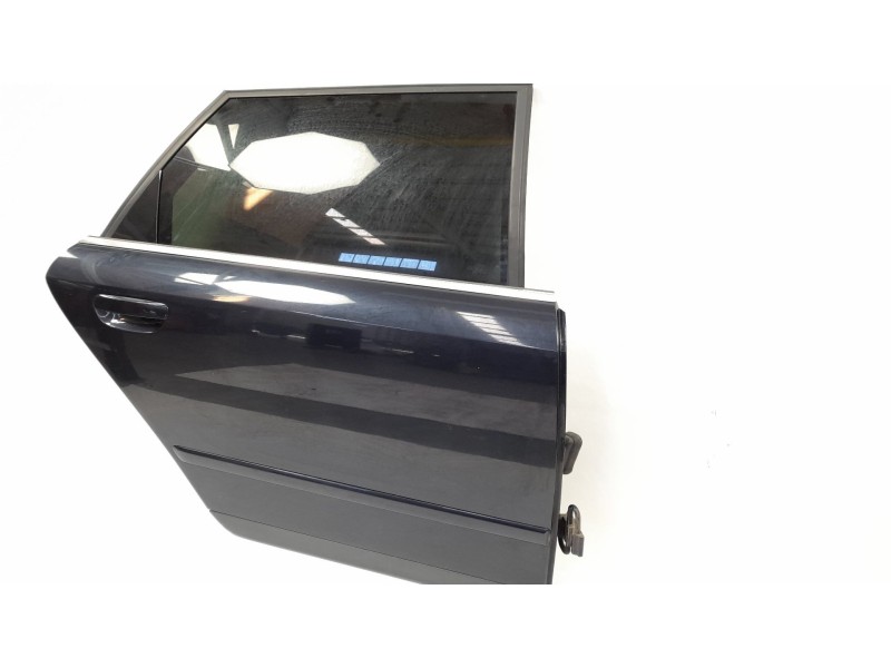 Recambio de puerta trasera derecha para audi a4 avant (8e) 1.9 tdi referencia OEM IAM   