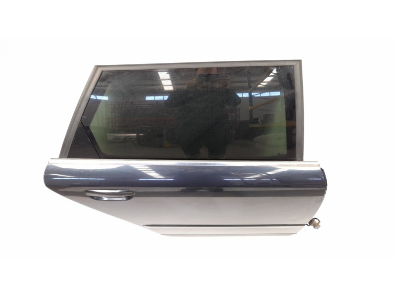 Recambio de puerta trasera derecha para audi a4 avant (8e) 1.9 tdi referencia OEM IAM   