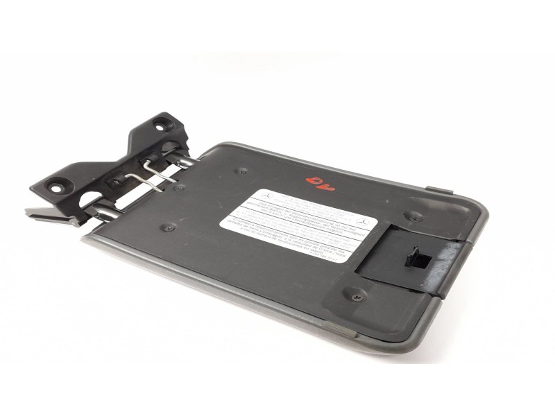 Recambio de apoyabrazos central para mercedes-benz clase m (w163) 230 ml (163.136) referencia OEM IAM A1635842017  