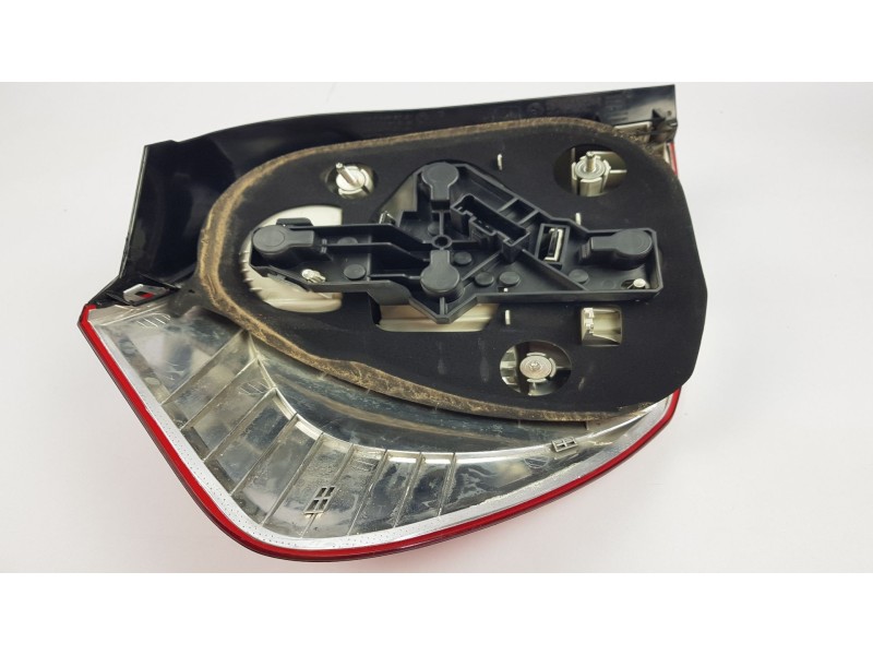 Recambio de piloto trasero derecho para bmw serie 1 berlina (e81/e87) 120d referencia OEM IAM 63210397035 134051.10 63216924502