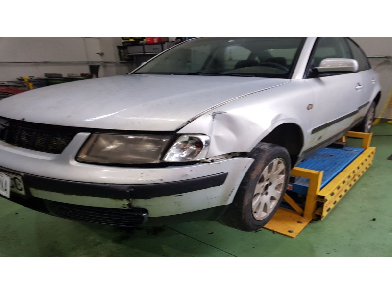 volkswagen passat berlina (3b2) del año 1996